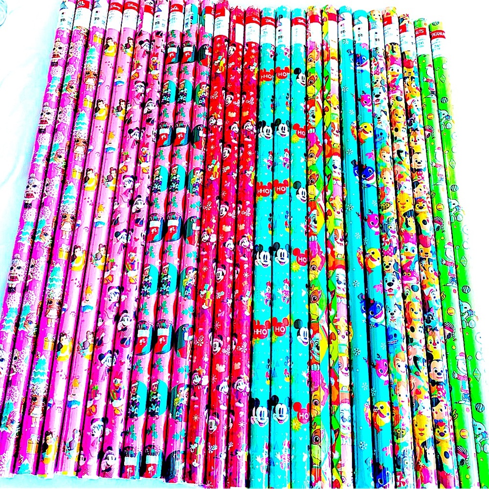 LICENSED CHARACTERS CHRISTMAS WRAPPING PAPER LOT OF 25